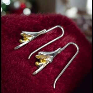 Elegant Sterling Silver and 18k Gold Plated Floral Earrings
